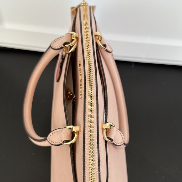 2pc💕🐷 Michael Kors Emmy dome satchel and pig key fob - Picture 4 of 9